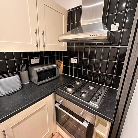 R2 - Elegant Private Room Opposite Queen Elizabeth Hospital - Harborne バーミンガム エクステリア 写真