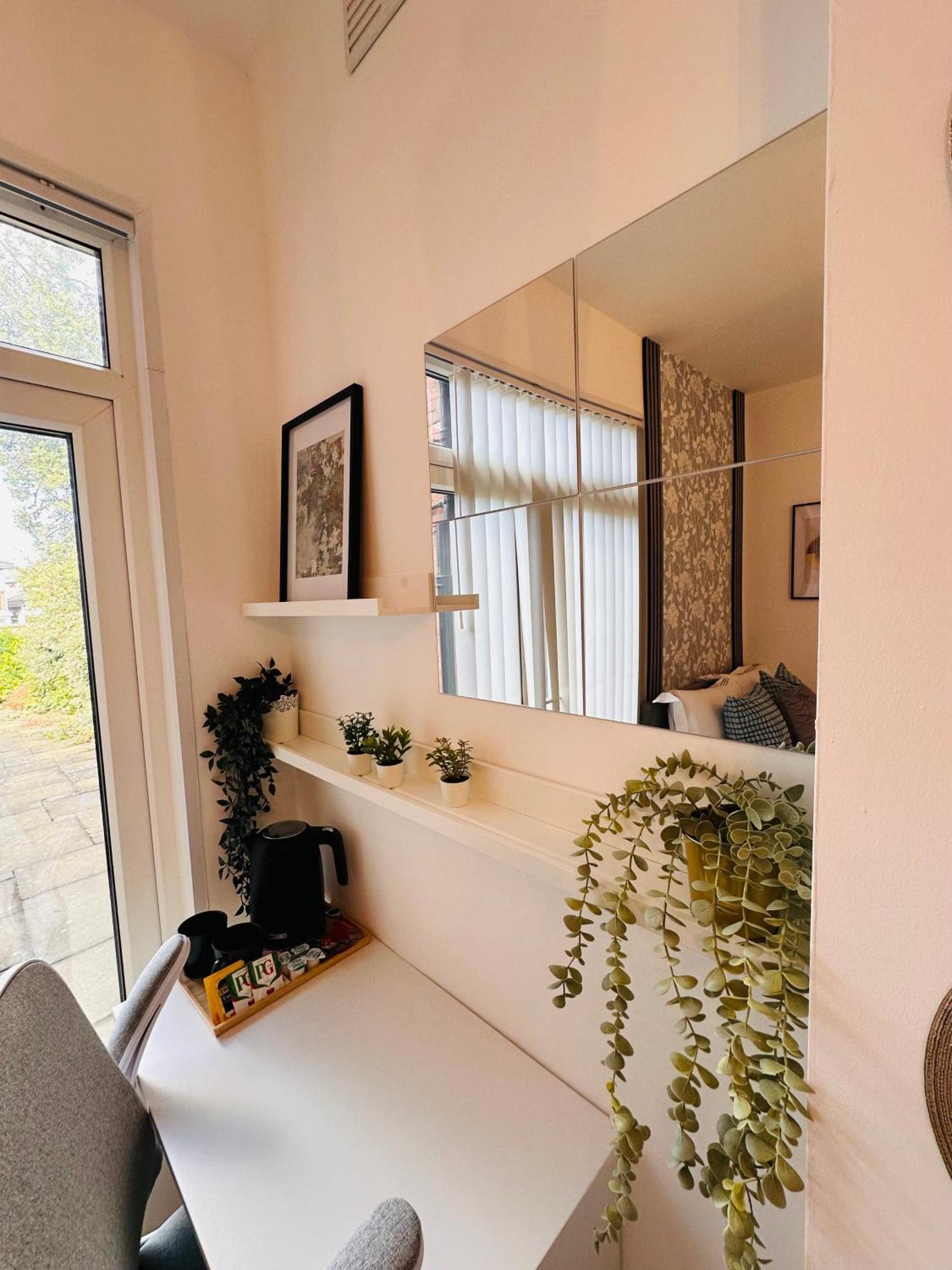 R2 - Elegant Private Room Opposite Queen Elizabeth Hospital - Harborne バーミンガム エクステリア 写真
