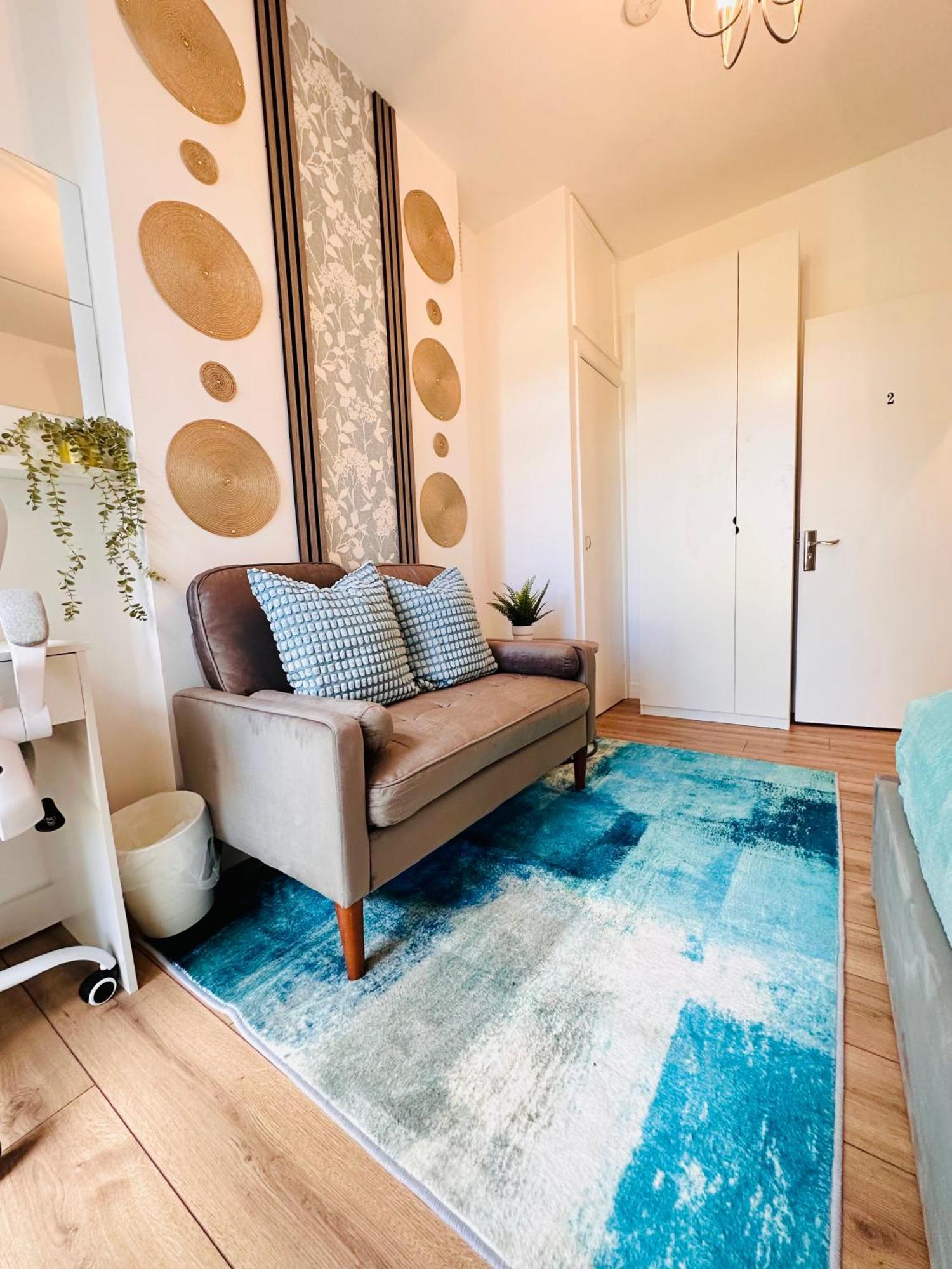 R2 - Elegant Private Room Opposite Queen Elizabeth Hospital - Harborne バーミンガム エクステリア 写真
