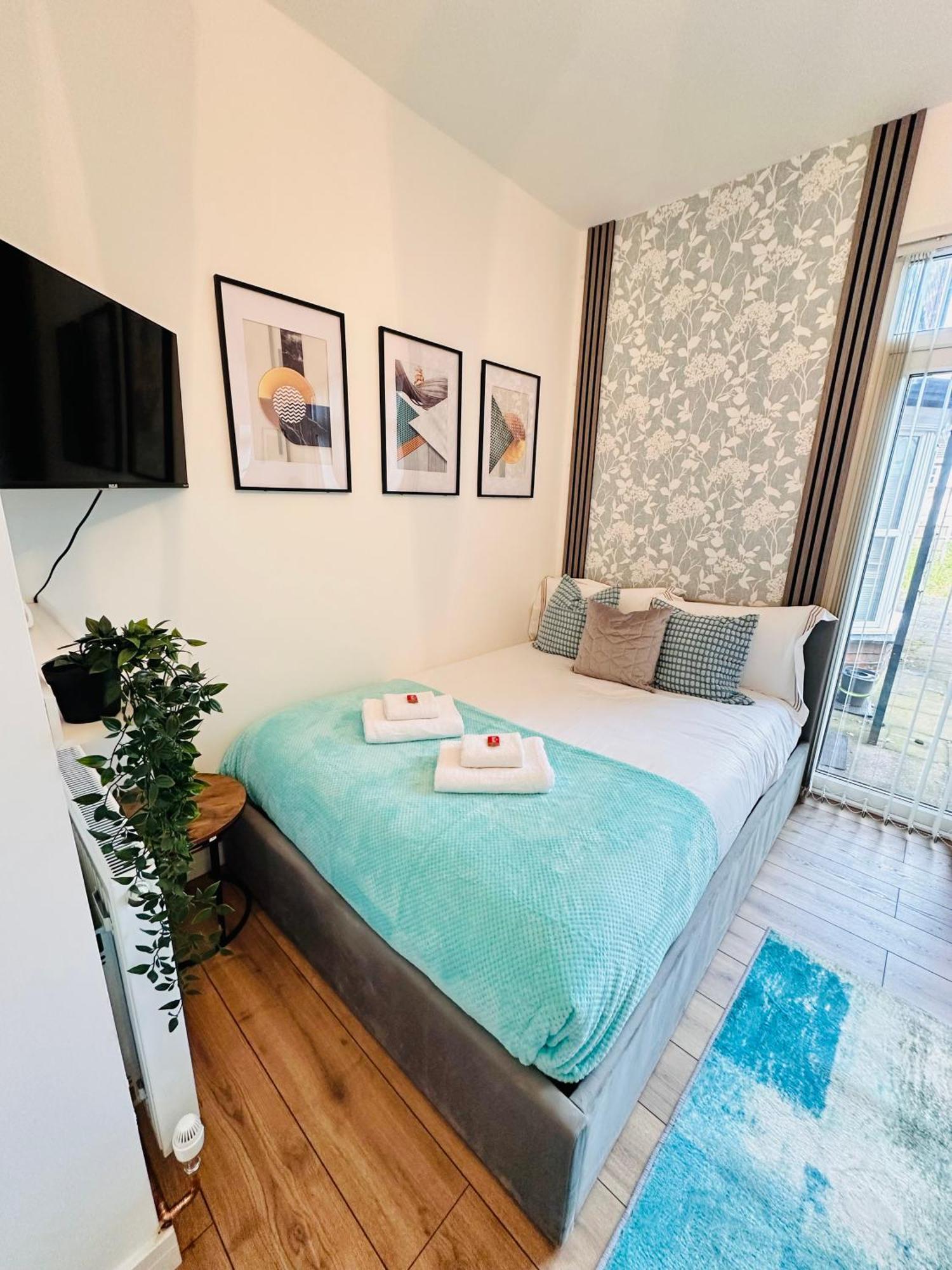 R2 - Elegant Private Room Opposite Queen Elizabeth Hospital - Harborne バーミンガム エクステリア 写真